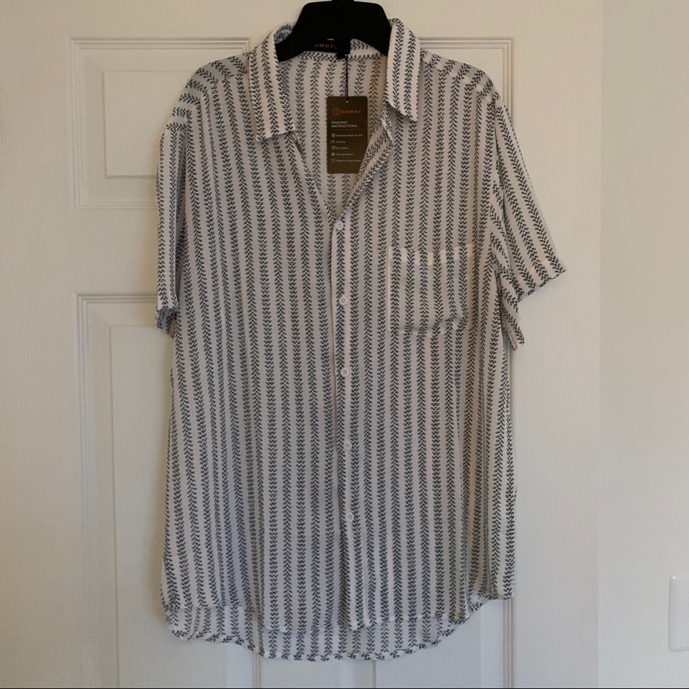 Men’s casual button down shirt